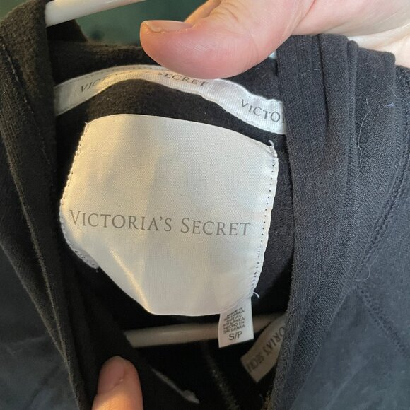 Victoria's Secret Sweater - Picture 4 of 4